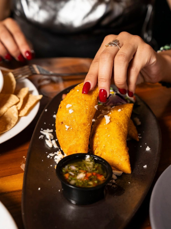 Alegria Cocina Latina - EMPANADAS DE CARNE (Colombia)